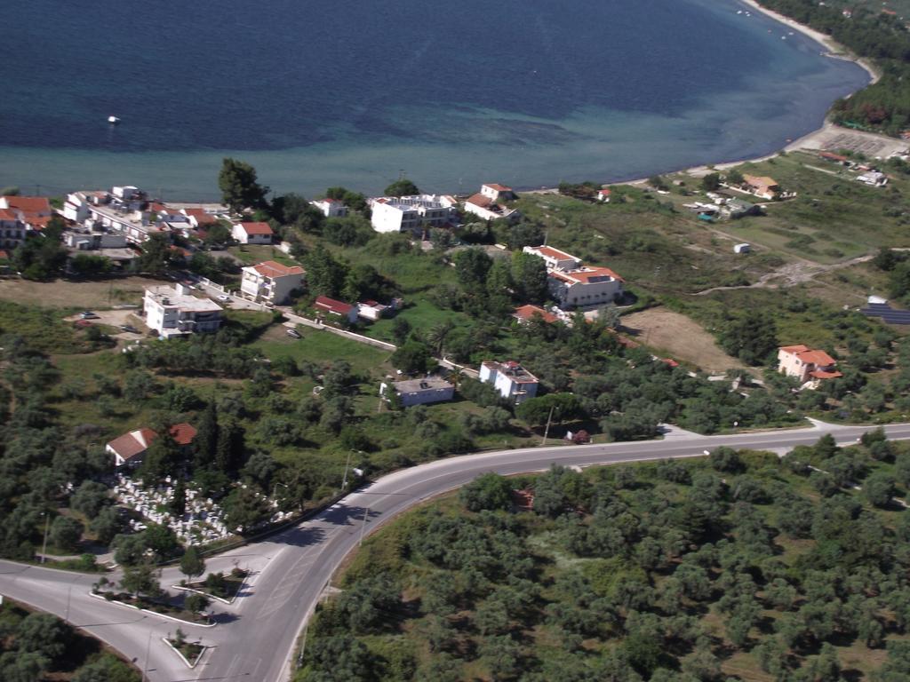 Prínos Pension Lakis מראה חיצוני תמונה