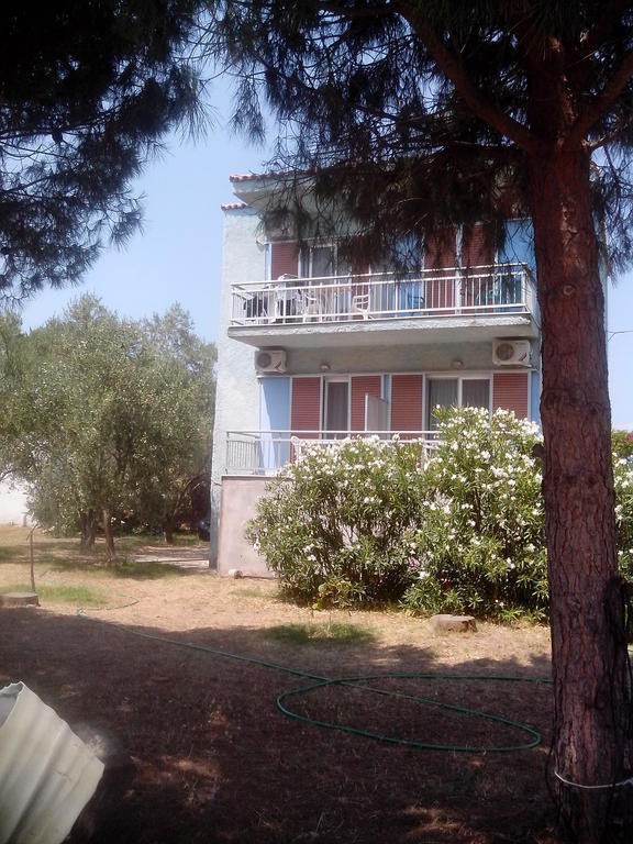 Prínos Pension Lakis מראה חיצוני תמונה