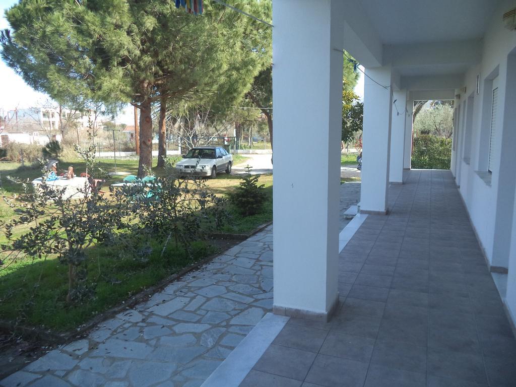 Prínos Pension Lakis מראה חיצוני תמונה