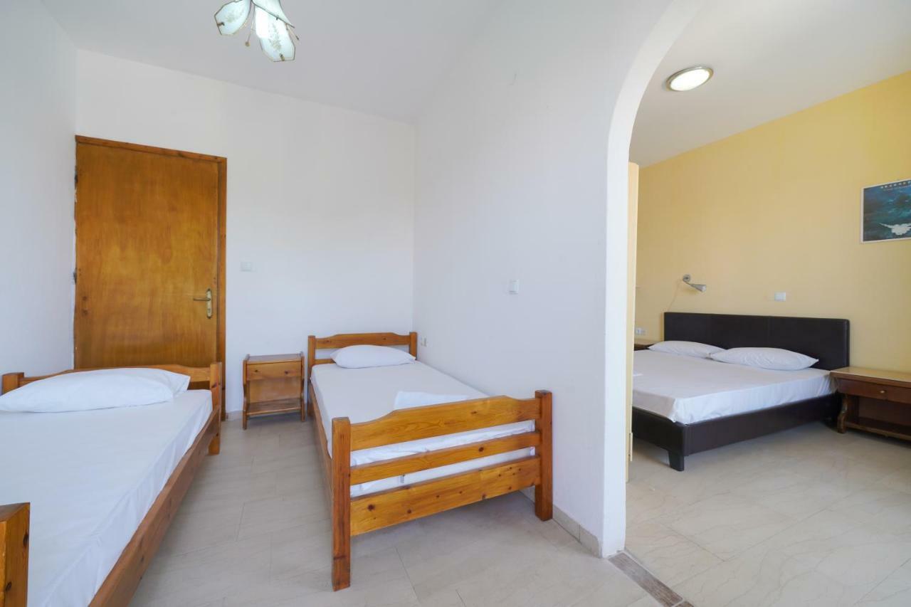 Prínos Pension Lakis מראה חיצוני תמונה